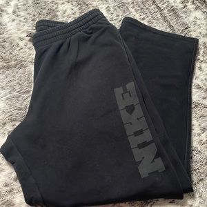 Men’s straight leg open at the bottom Nike sweatpants